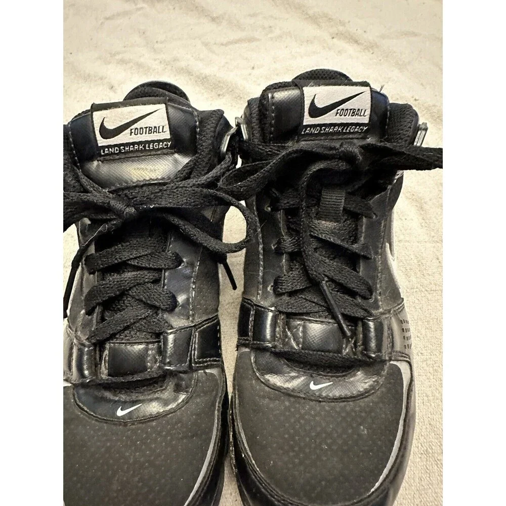 Nike Land Shark Legacy Youth Cleats Size 4.5Y Black. 396263-012